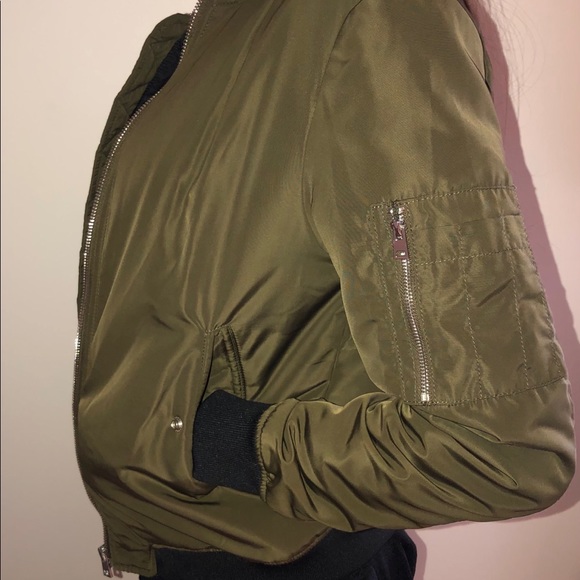 Zara olive bomber - Picture 5 of 8